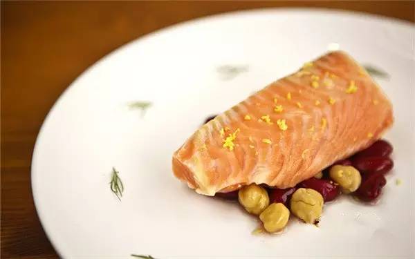 贺龙体育场附近有什么美食,贺龙体育馆摩天轮附近美食