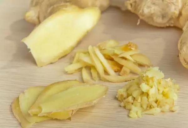 生姜放床头真的能帮助睡眠吗,睡眠枕头底下放姜片