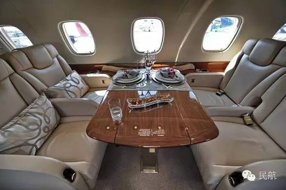 成龙谈私人飞机,成龙的三架飞机型号