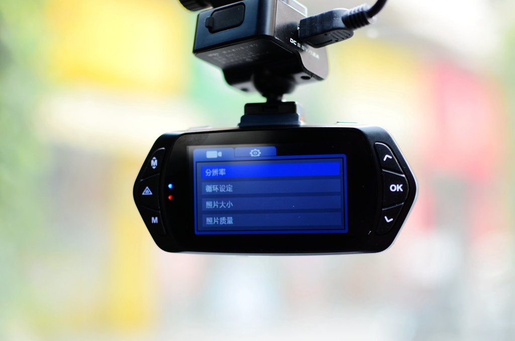 道路瞬息万变记录无时无刻爱国者aigoD66行车记录仪