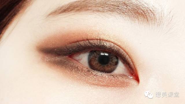 好多眼影盘怎么用,好漂亮的眼影盘不知道用哪个