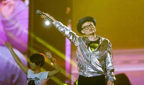 16岁的马云就穿得起TommyHilfiger牌子的衣服？