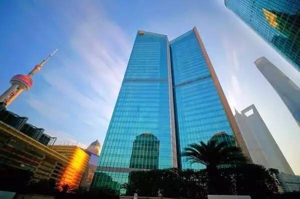 棣欐牸閲屾媺閰掑簵鐣欎汉妗堜緥,棣欐牸閲屾媺鐣欎汉鏀跨瓥