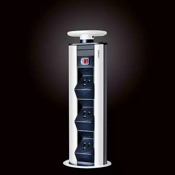 喂，110吗，你家插座炸啦！