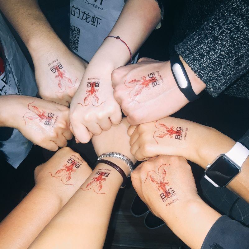 就算你开着玛莎拉蒂，*博兰**基尼也不一定能吃到她家龙虾，每天就这