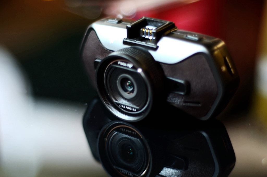 道路瞬息万变记录无时无刻爱国者aigoD66行车记录仪