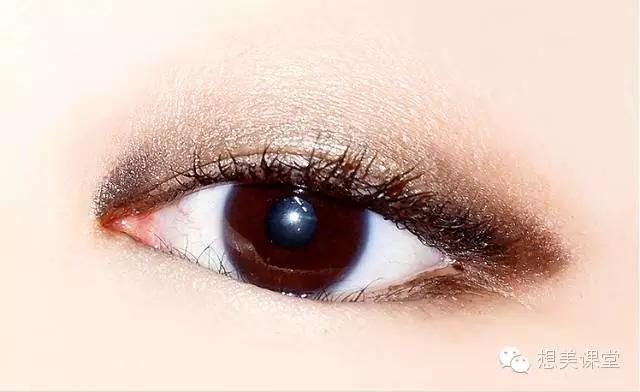 好多眼影盘怎么用,好漂亮的眼影盘不知道用哪个