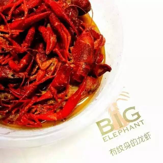 就算你开着玛莎拉蒂，*博兰**基尼也不一定能吃到她家龙虾，每天就这