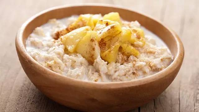 减肥期间怎么挑选10种燕麦,四月减肥高效食谱一日三餐