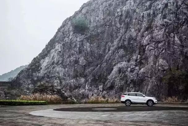 吉利博越试驾16年1.8t中控台,吉利博越试驾车一万公里能够买吗