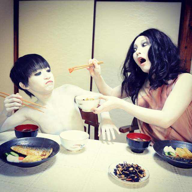 咒怨tv版俊雄用猫叫声呼唤伽椰子,咒怨里的俊雄为什么会找伽椰子