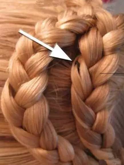 锁骨发伴娘简单编发教程,伴娘披肩编发简单好看吗