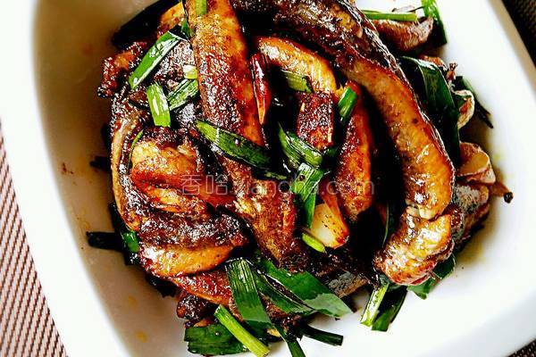 干煸泥鳅的做法,干煸泥鳅