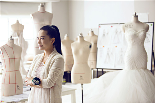 兰玉设计了哪些明星婚纱,为明星设计礼服