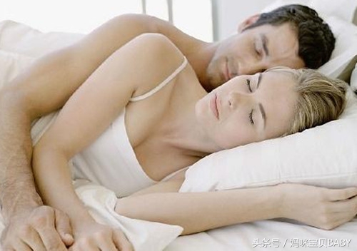 十八周胎动在毛毛上面一点正常吗,孕十八周胎儿在哪个位置胎动