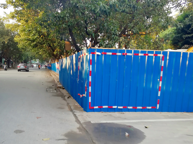 公园路商业街的铺面拆光了，批发行成为北海历史