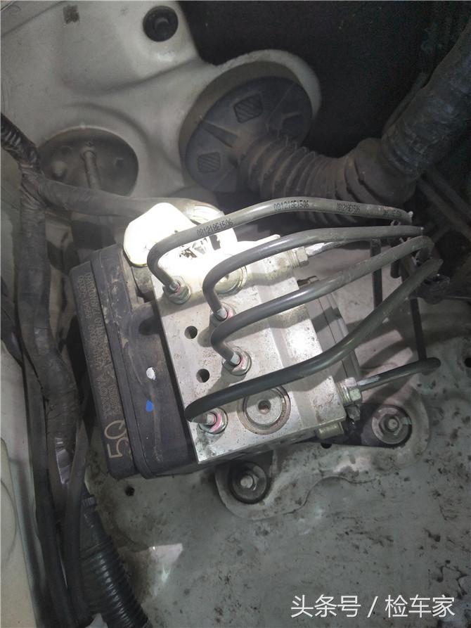 八年的霸道卖28万？不愧是“烂路王”，买家卖家都值了