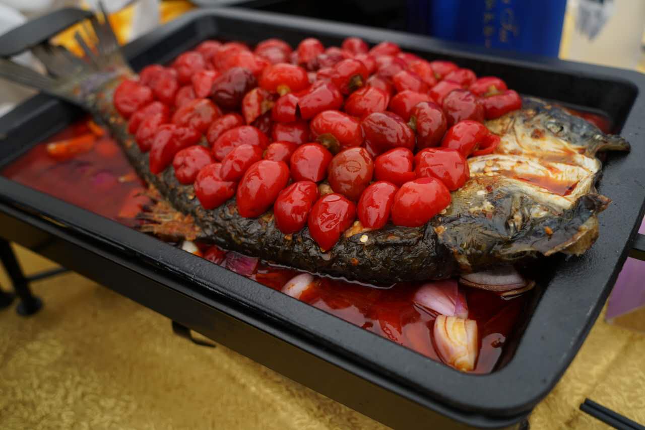 重庆美食之万州烤鱼,万州烤鱼第二届烤鱼节介绍