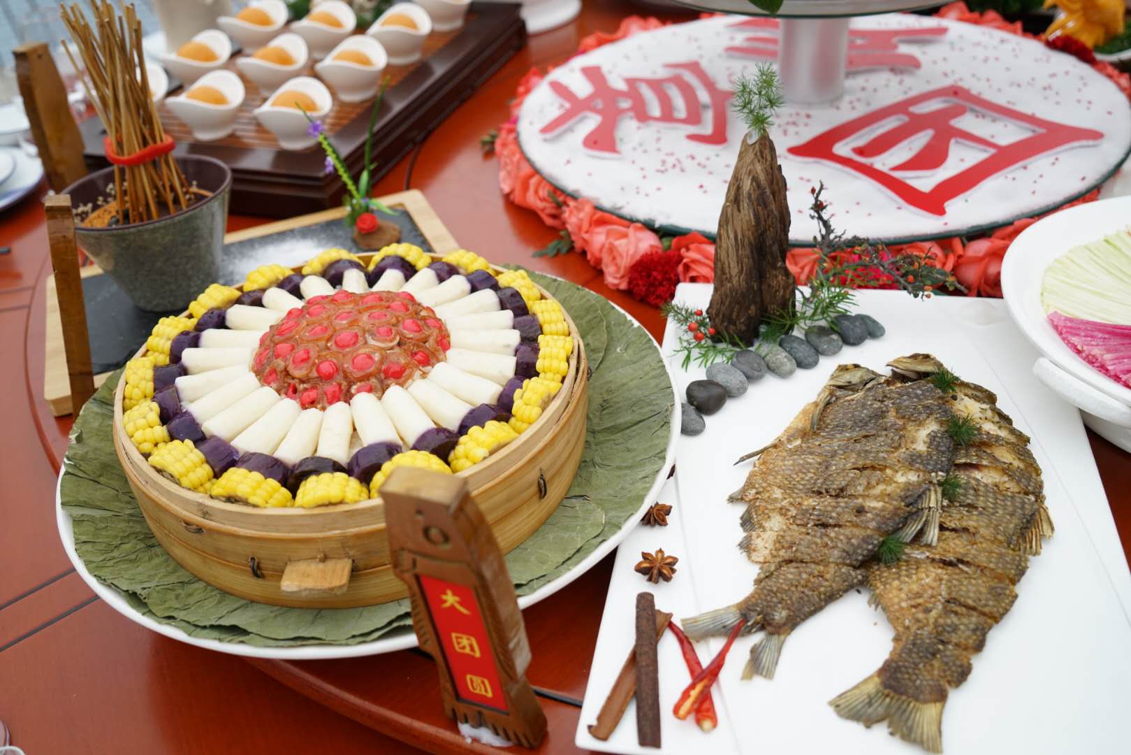 重庆美食之万州烤鱼,万州烤鱼第二届烤鱼节介绍