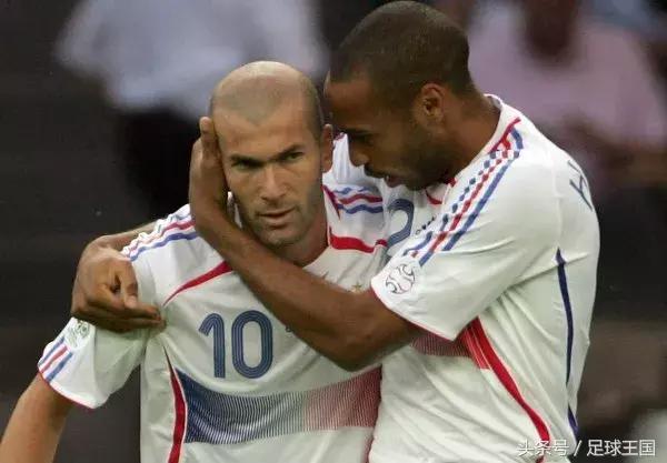 世界足球十大巨星的故事,世界足坛十大助攻