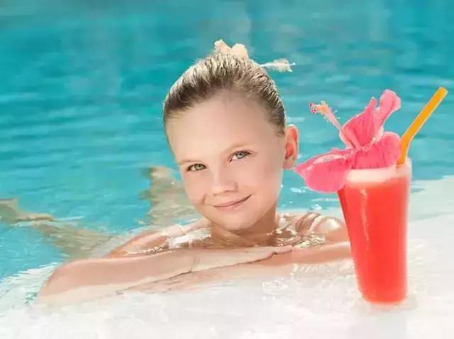 游泳有哪些好处视频,每天游泳一小时好处