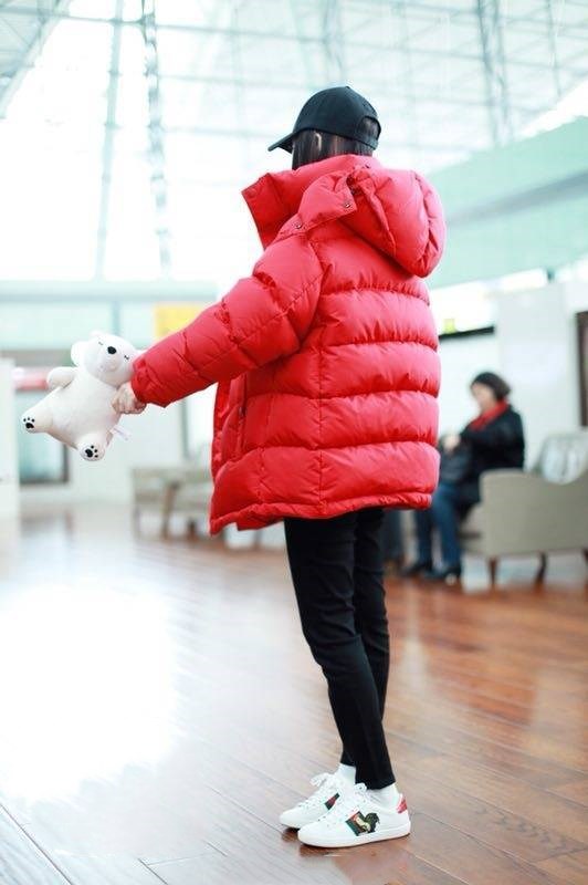 明星穿的羽绒服2万多,明星同款羽绒服杨紫