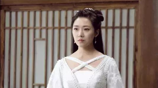 又双叒叕翻拍了！两位新晋小鲜肉你更看好谁？