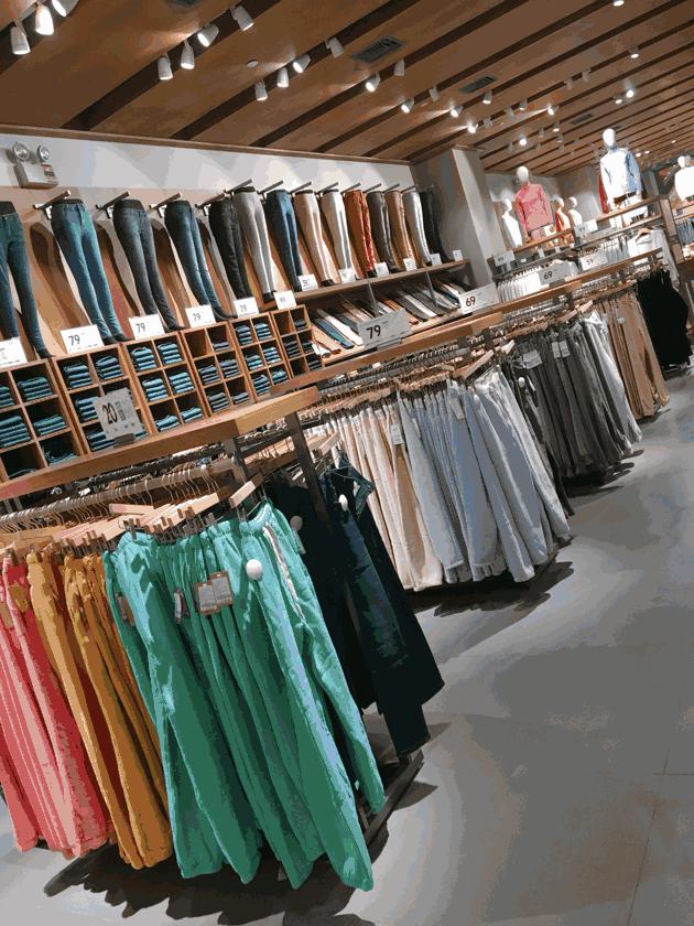 逛优衣库纯色单品,逛优衣库