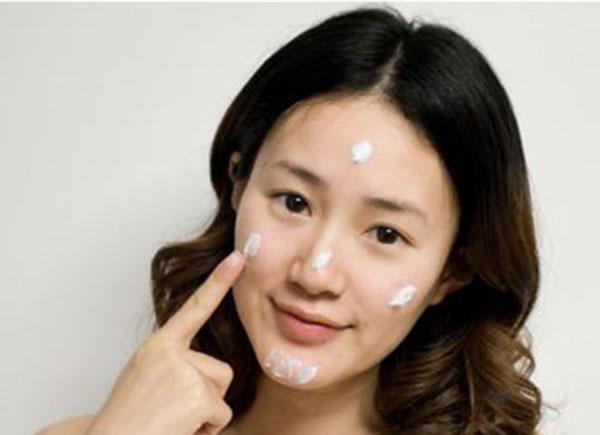 干敏皮晚间护肤精简护肤指南,干敏皮肤怎么护肤效果好