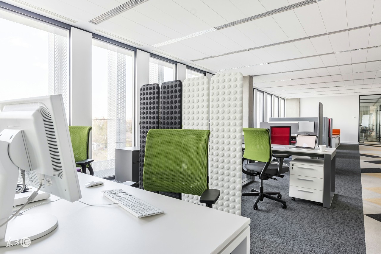 自己开发一个app需要多少钱成本,自己组建团队开发app需要多少钱