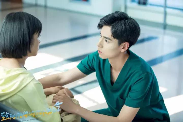 又少一个男神？没关系，你们的新晋男票“小彭于晏”已经上线！