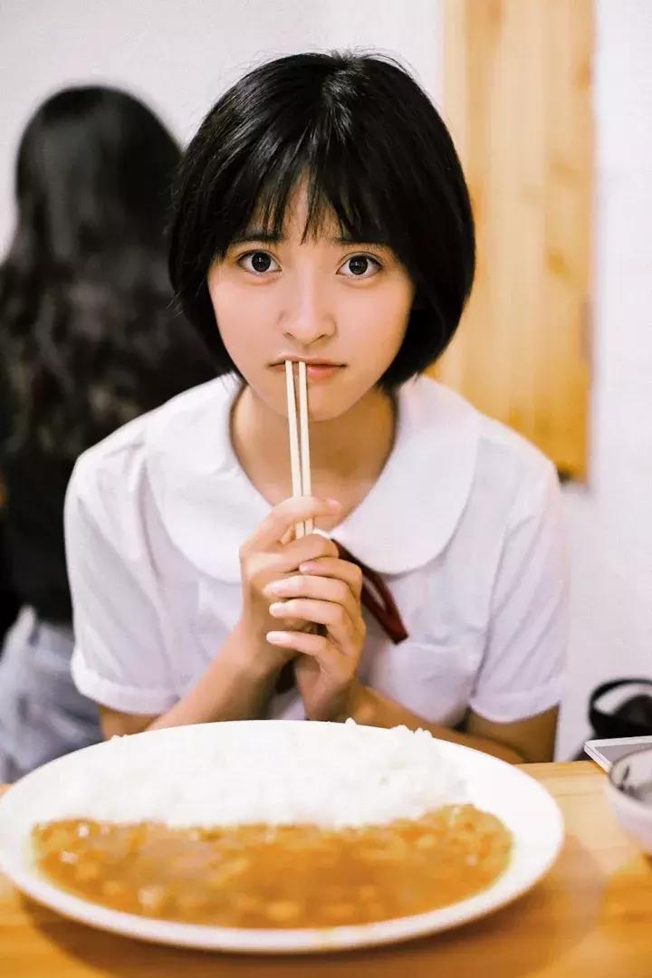 又少一个男神？没关系，你们的新晋男票“小彭于晏”已经上线！