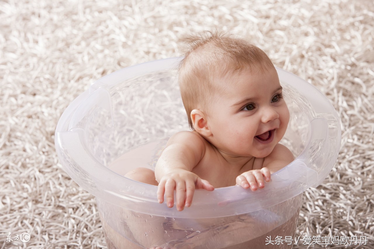 用母乳给宝宝洗脸有什么好处,新生儿能够用母乳给她洗脸吗