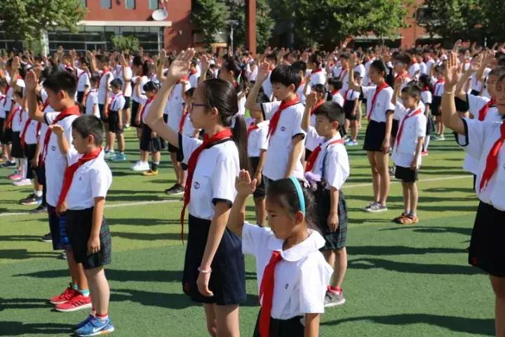 今年学校最流行的校服,最好看的春夏秋冬校服