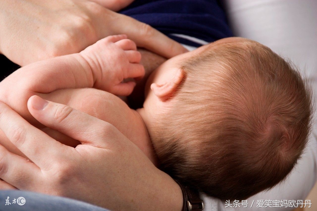 用母乳给宝宝洗脸有什么好处,新生儿能够用母乳给她洗脸吗