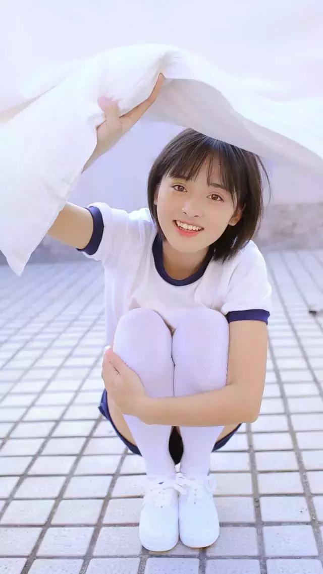 又少一个男神？没关系，你们的新晋男票“小彭于晏”已经上线！