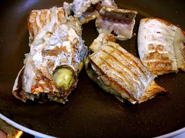 我对带鱼说，辞到水中的工作，用茴香令你升华