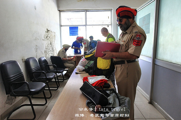 被警察护送出境,被印度扣留的边防士兵回来了吗