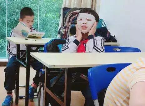 惊！金华某重点中学，一个班44女生10几个美容过，还有2个男生也……