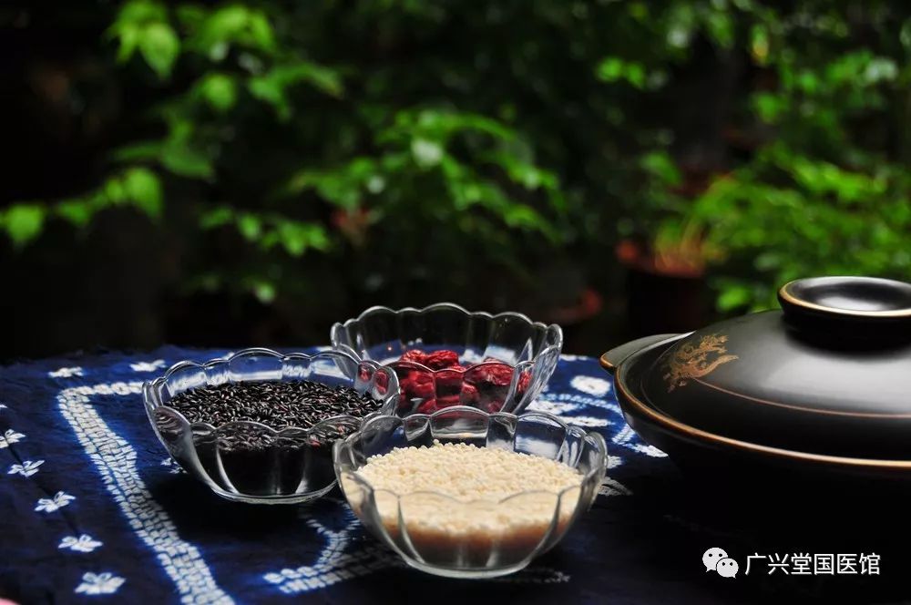 强寒潮来袭中医行家建议这样做,天气降温寒冷的养生知识