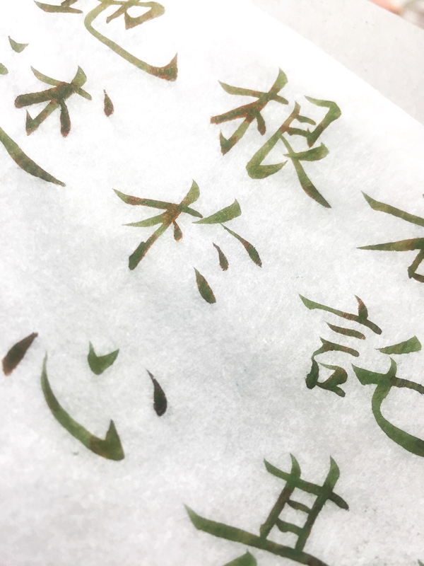 一支钢笔能够用不同颜色的墨水吗,钢笔用什么颜色的墨水才炫酷