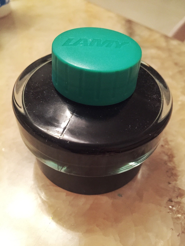 一支钢笔能够用不同颜色的墨水吗,钢笔用什么颜色的墨水才炫酷