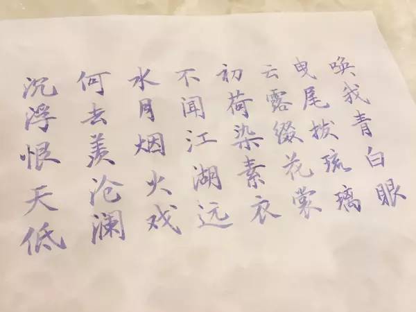 一支钢笔能够用不同颜色的墨水吗,钢笔用什么颜色的墨水才炫酷