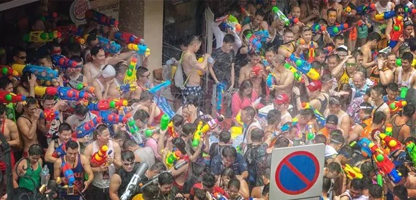 火线狂欢值得买吗,火线狂欢节游戏视频