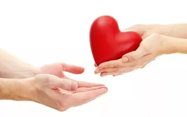 「1041新闻眼」车被挡咋办？郑州霸气停车管理员开叉车铲走！叉车……