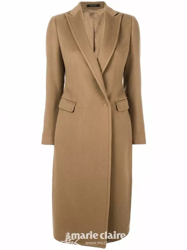 大衣配运动鞋怎么穿才不老气,大衣运动鞋过年穿得体又好看