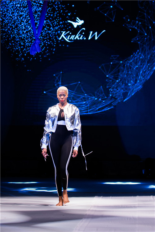 Kinki.W运动装首秀暨第二届国际空中瑜伽大赛圆满落幕