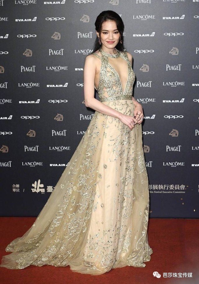 女星们热宠的disco风该戴什么珠宝？Party季绝对帮到你！