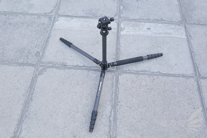 曼富图铝合金三脚架推荐,曼富图element三脚架使用方法