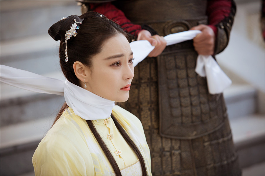 花谢花飞花满天张馨予耍酒疯,花谢花飞花满天张馨予照片